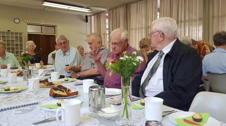 theran Congregation, Pretoria Senioren Imbiss in der Halle